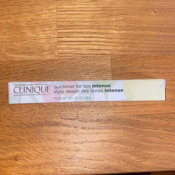 Clinique quick liner for lips intense Shade intense cranberry - Picture 2 of 4